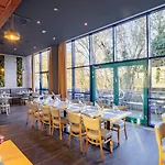 ホテル Plaza 4*