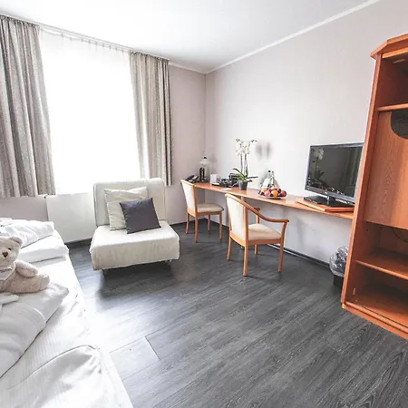 Western Plaza Otel