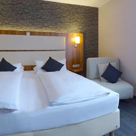 Western Plaza Hotel