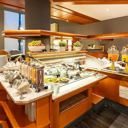 Plaza 4* צוויקאו