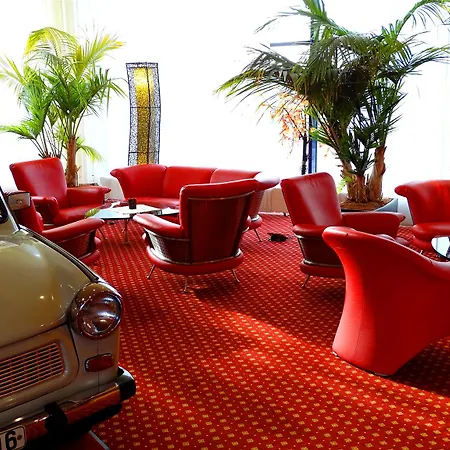 Plaza Hotel 4*