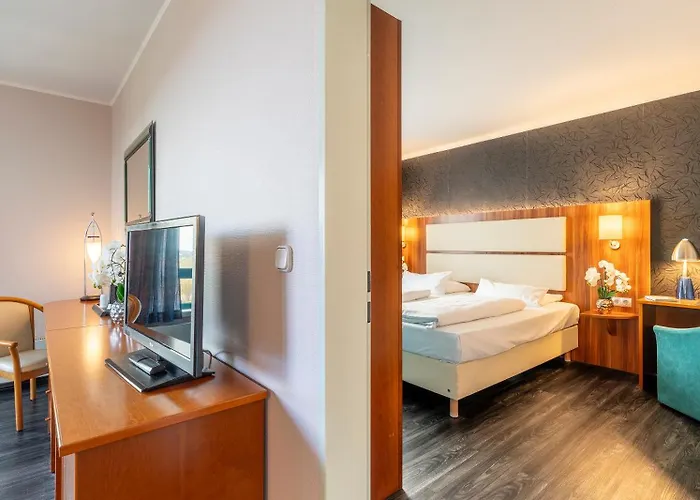 Plaza 4* צוויקאו