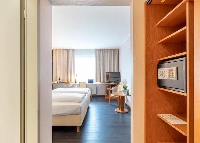 Plaza מלון צוויקאו