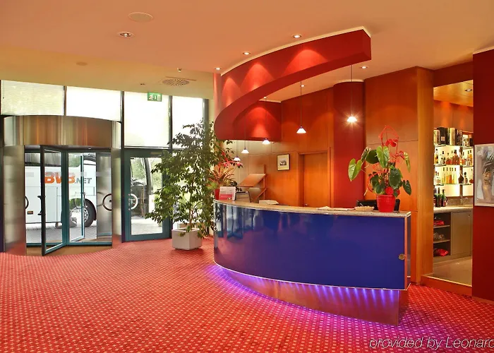 Plaza 4* צוויקאו