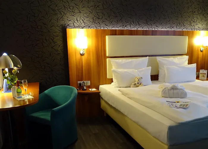 Plaza מלון צוויקאו